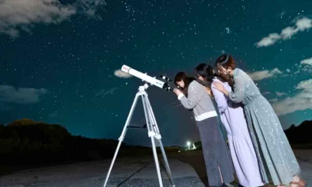 沖縄の夜空に広がる天の川と星空観察ツアー