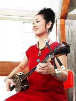 Okinawan World Music Artist  新垣睦美