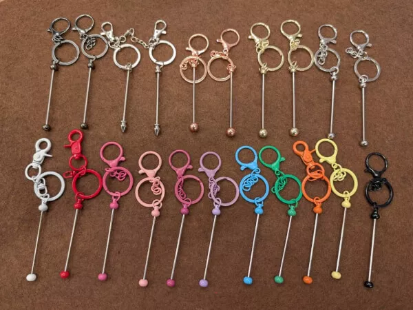 【1】いろいろなキーチェーンバー（金属棒）からお好きなものを選びます❣