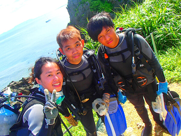 PADI「オープンウォーター」ライセンス取得3泊4日プラン 【本島中部・一棟貸別荘3泊4日込・定員8名迄・器材フルレンタル無料】