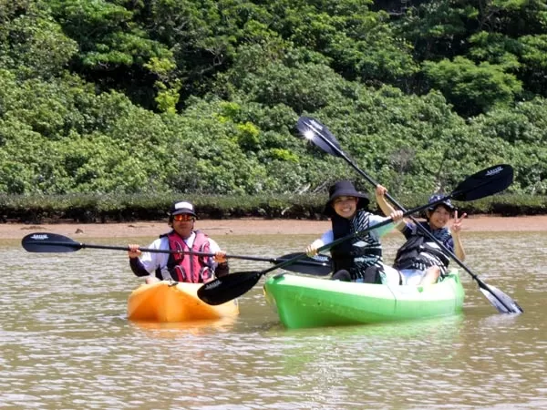 沖縄『マングローブカヤック』沖縄美ら海水族館から車約10分【今帰仁（なきじん）村・約1時間45分・3歳以上・1名可・子供料金あり・写真データ無料・当日電話申込可】