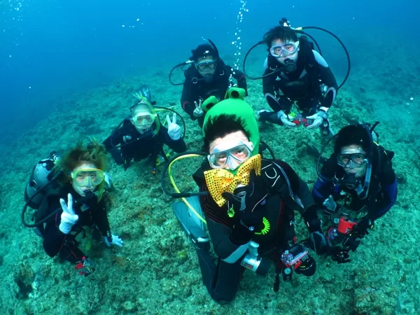 慶良間チービシ・初心者ボートファンダイビング2本【宜野湾発・半日・午後発・自社船・1名可・那覇～北谷送迎可・器材フルレンタル込★English/한국어 OK!】