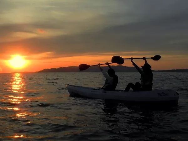 石垣島『サンセットカヤック』ツアー 【石垣市内発・約2時間・3歳以上・1名可・市街地ホテル送迎無料】