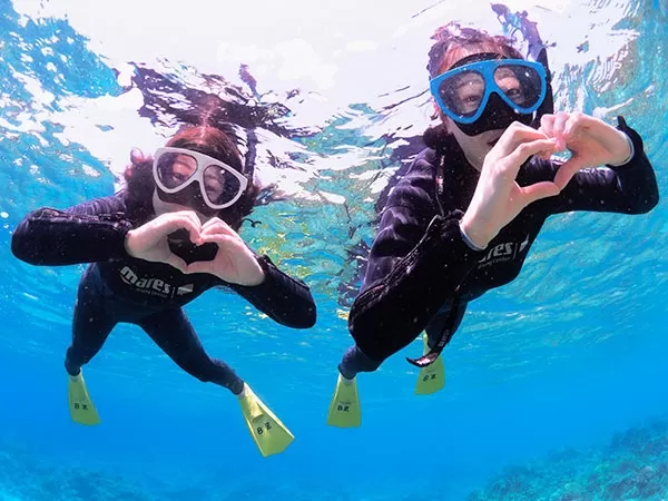 慶良間ボートシュノーケリング【那覇発・終日・3ポイント回遊・2名～・那覇ホテル送迎付・有料撮影オプションあり】★女性に嬉しい「鍵付き更衣室」完備の自社船♪