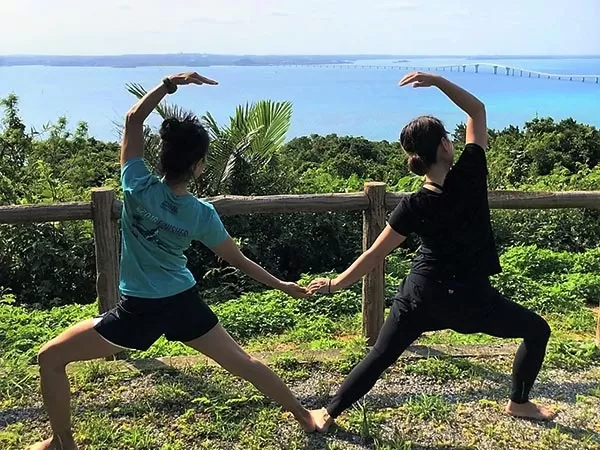 宮古島周辺『伊良部島・屋外サンライズヨガ』【店舗集合・約1時間半・12歳以上・1名～☆未経験者大歓迎】