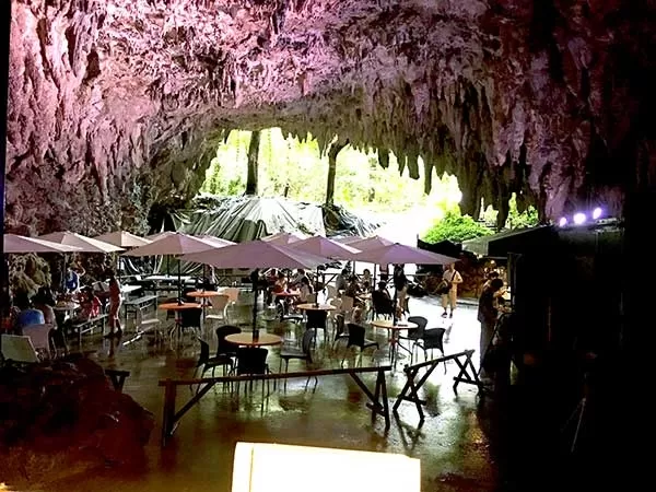 GOTOトラベルキャンペーン35％OFF！沖縄本島南部★観光バスツアー『ニライカナイ橋（車窓）⇒知念岬公園⇒新原（みーばる）ビーチ⇒ガンガラーの谷⇒瀬長島ウミカジテラス』【那覇発・日帰り可・約8時間・1名可・入場料別途・観光ガイド無し・Wifiフリー】