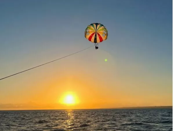 沖縄パラセーリング3｜瀬底ビーチマリンクラブ