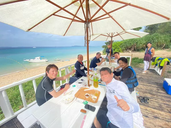 手ぶらで津堅島BBQ&マリンスポーツ体験ツアー