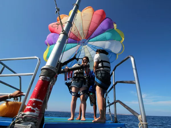 パラセーリング