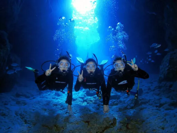 青の洞窟体験ダイビング