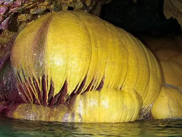 アイランドワークス1｜カヤック｜鍾乳洞体験｜