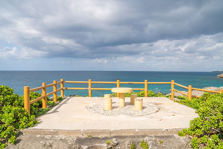 西平安名崎(にしへんなざき)|遊歩道からの景色