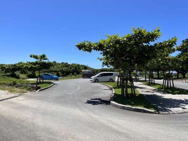 02命の卵_駐車場