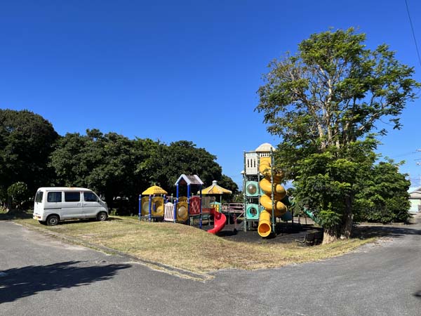 02喜屋武公園_遊具1