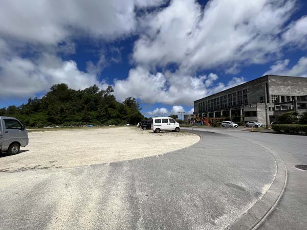 02東風平運動_駐車場