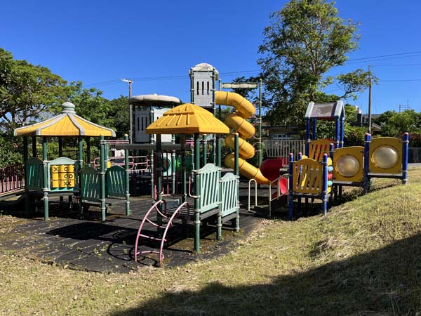 03喜屋武公園_遊具2