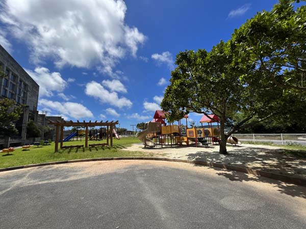 03東風平運動_入り口