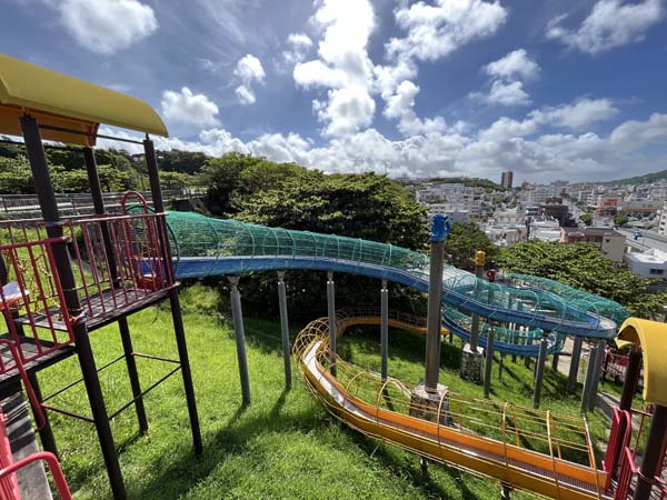 04海軍壕公園_遊具2