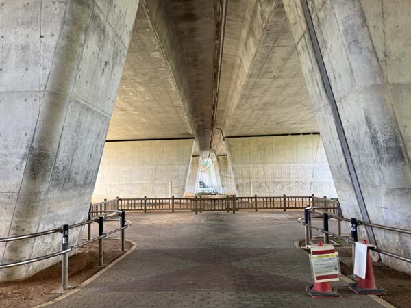 04花・水・緑の大回廊_遠景2