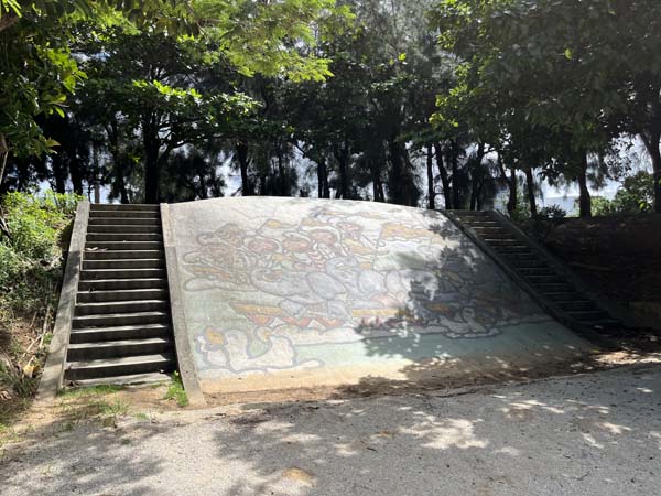 06西崎近隣公園_滑り台