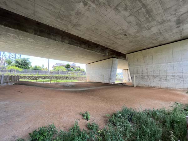 07花・水・緑の大回廊_広場