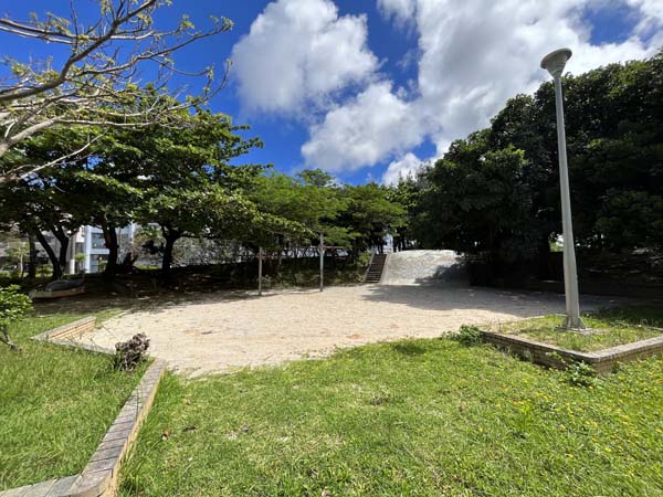 07西崎近隣公園_広場