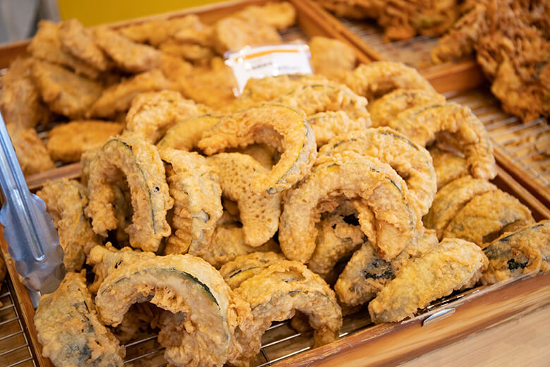 上間弁当天ぷら店｜かぼちゃのてんぷら