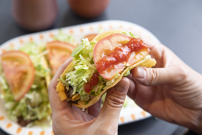 キングタコス 金武(きん)本店|特性タコソースがついたタコス