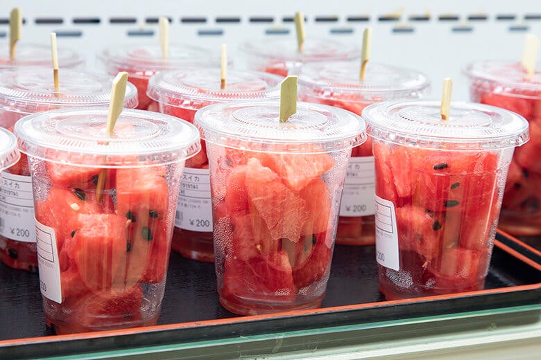 橋の駅リカリカワルミ｜ドライブに食べやすいスイカの小分けパック