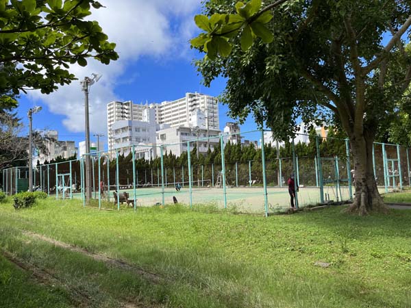 10西崎近隣公園_テニスコート