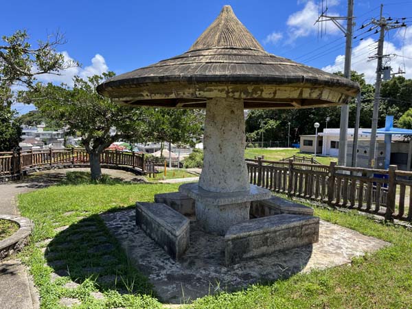 12山巓毛公園_休憩所