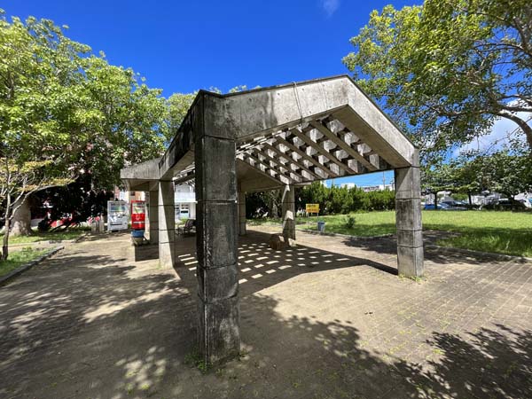 12西崎近隣公園_休憩所