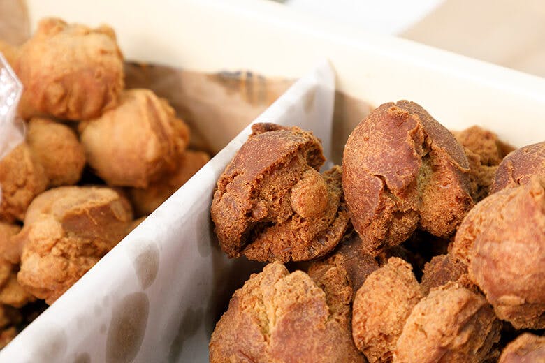 呉屋てんぷら屋|黒糖味のサーターアンダギー