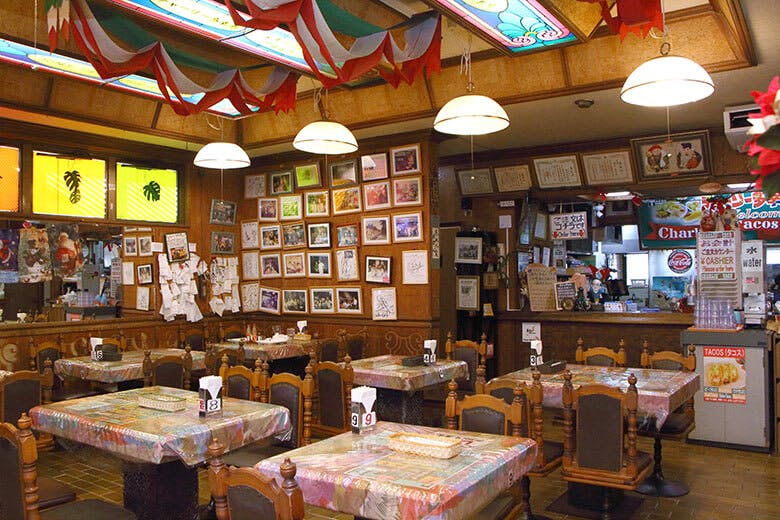 チャーリー多幸寿（タコス）本店｜店舗内観