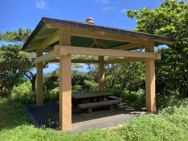 13平和創造の森_休憩所