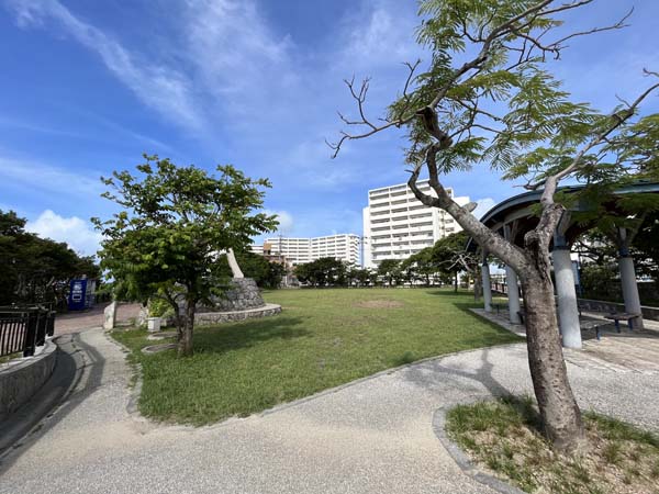 13海軍壕公園_広場1