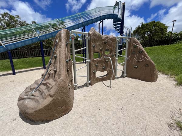 15本部公園_クライミング