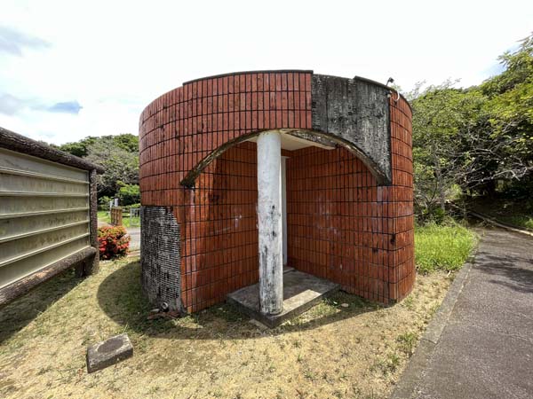 15漢那農村_親水公園-トイレ