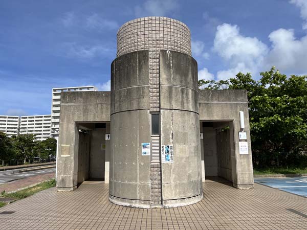 16海軍壕公園_トイレ