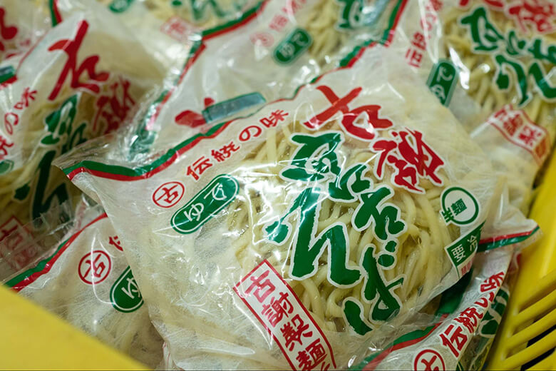 古謝そば屋｜こだわりの自家製麺「古謝宮古そば」のパッケージ