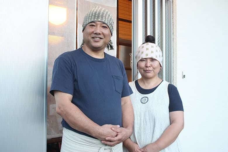 みやび茶屋・仲元｜店主の小島雅美さんと粉物係のジミー矢野さん