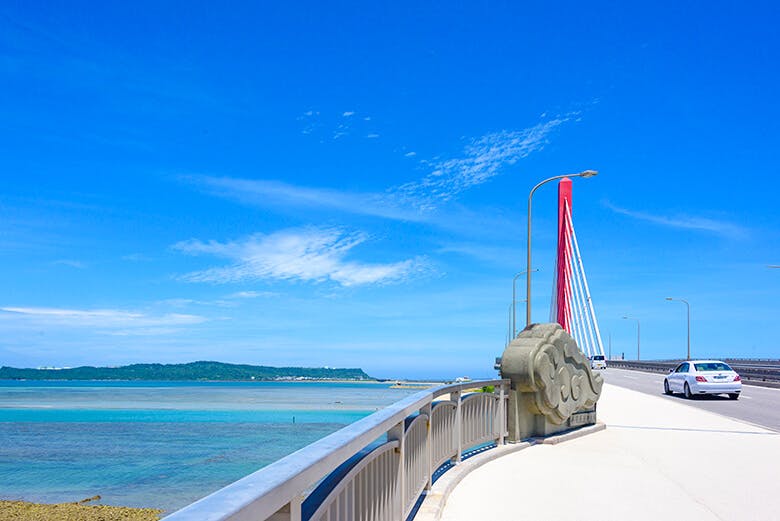 アマミチューの墓とシルミチュー霊場|海中道路