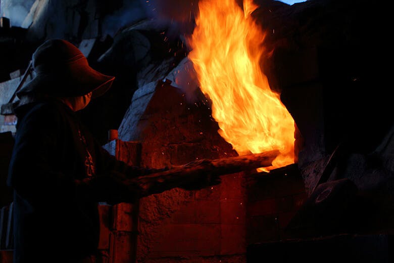 やちむんの里｜火入れの様子