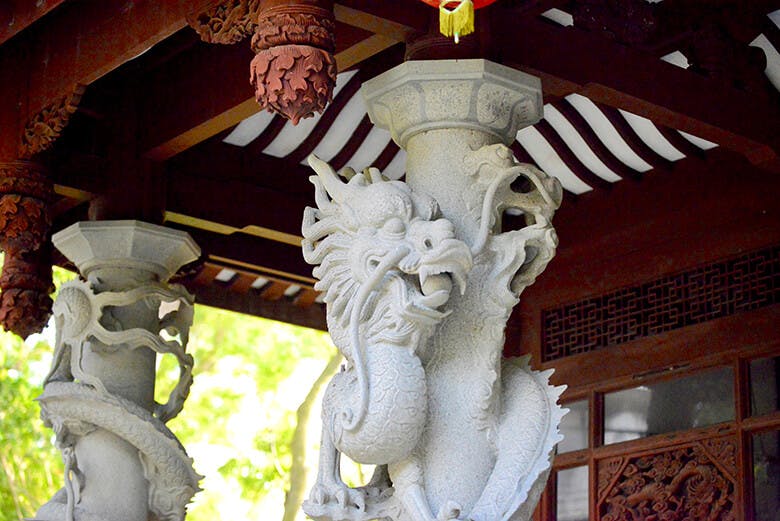 福州園|東冶堂(とうやどう)の龍柱
