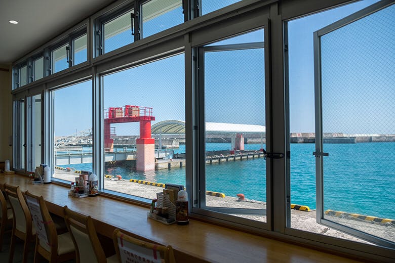 おーばんまい食堂｜店内からのハーバービュー