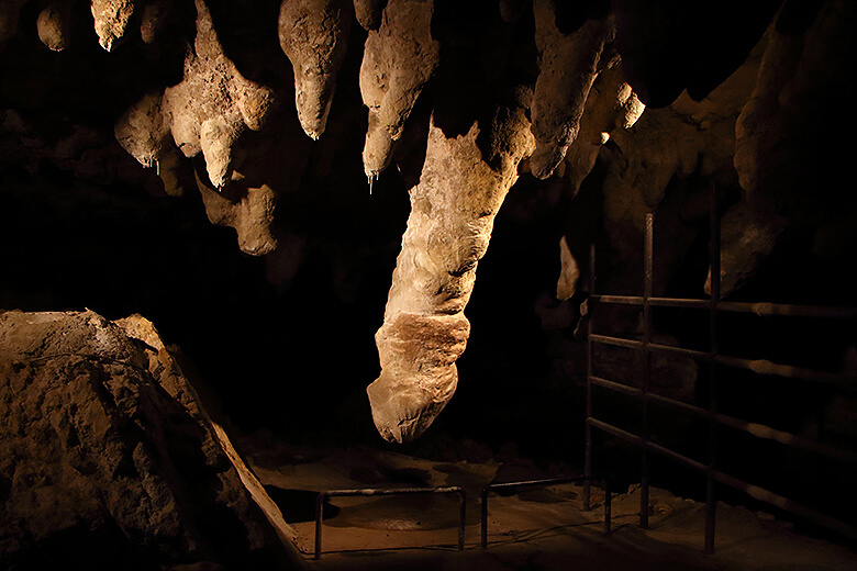 ガンガラーの谷「イキガ洞」