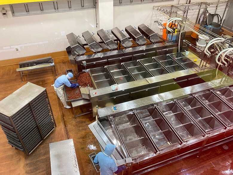 上間商店｜工場内の様子