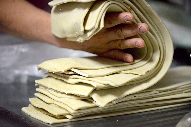 今帰仁そば｜自家製麺の生地