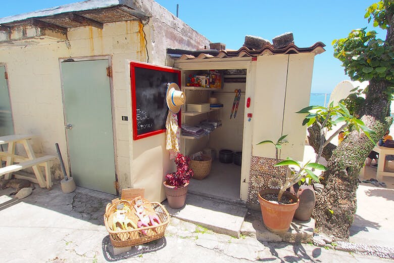 食堂かりか|オーナーのショーコさんとシェフでネパール人のダナさん
