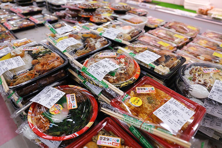 道の駅?豊崎|チキンカツあんかけなど、豊富な種類のお弁当